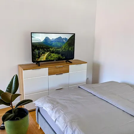Appartement Modernes Naehe Ber, Tesla Und Seen *