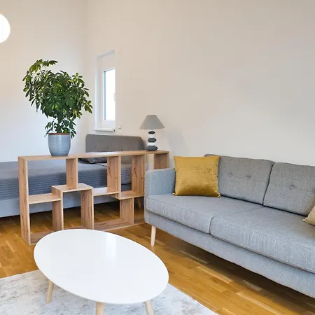 Modernes Naehe Ber, Tesla Und Seen Appartement *