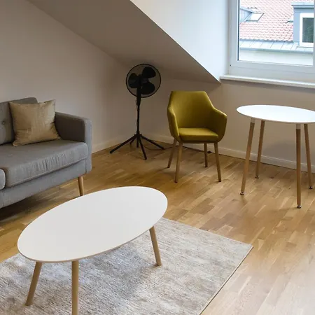 Modernes Naehe Ber, Tesla Und Seen Appartement *