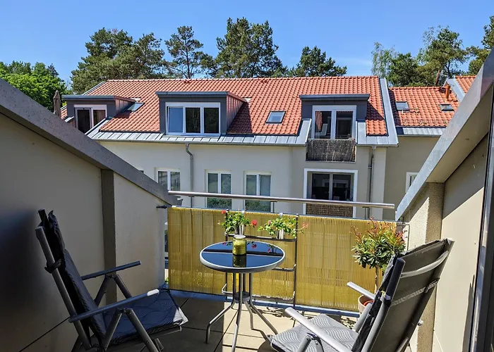 Modernes Naehe Ber, Tesla Und Seen شقة